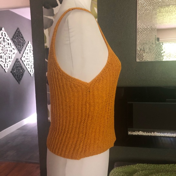 Moon & Madison crochet tank top - Picture 3 of 7